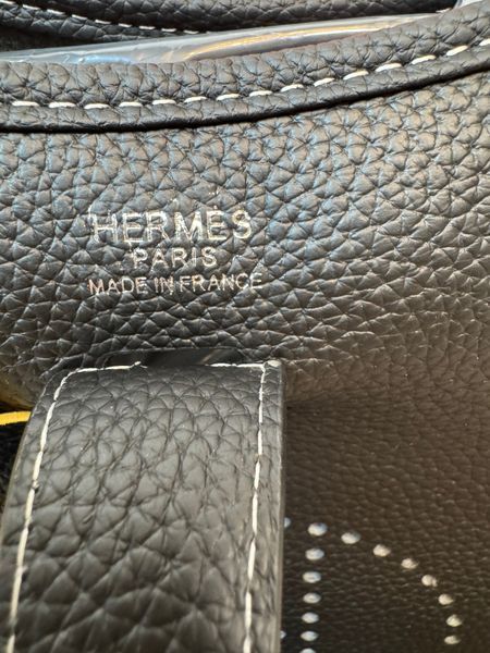 Кожаная сумочка в стиле Herm&egrave;s Evelyne, черная, 23 см 2597 фото