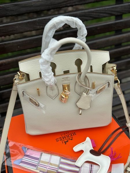 Кожаная сумка Hermes Birkin 25 см, молочного цвета 2646 фото