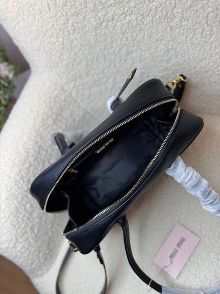 Кожаная сумка Miu Miu, 29 см, черная 2563 фото