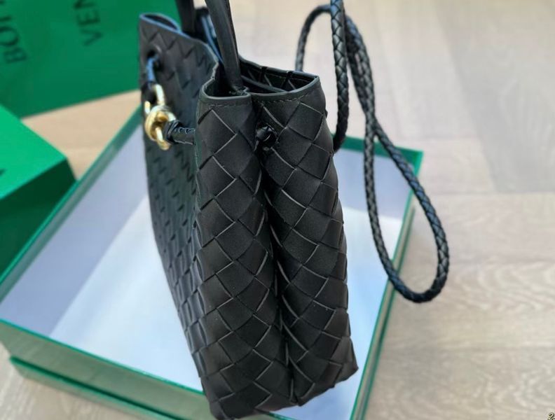 Жіноча сумка Bottega Veneta, 26 см, чорна 2552 фото