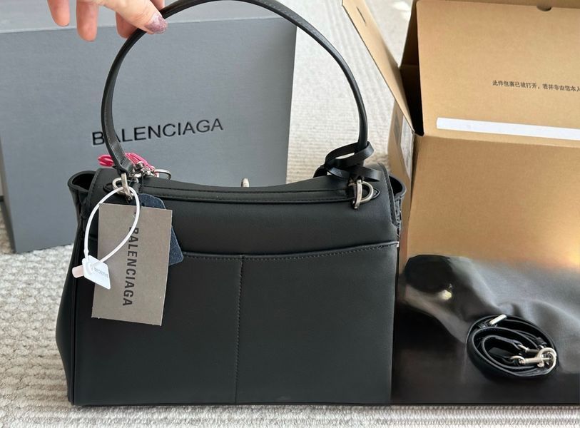 Сумка Balenciaga Rodeo, чорна, зі срібною фурнітурою з оригінальним брелком 2575 фото