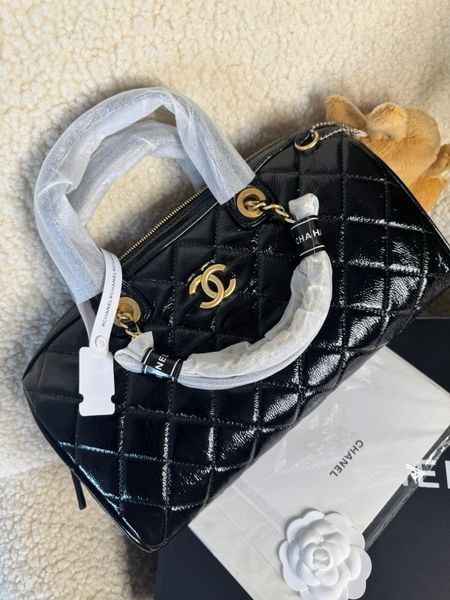 Елегантна та стильна сумка у класичному дизайні, 30 см 2626 фото